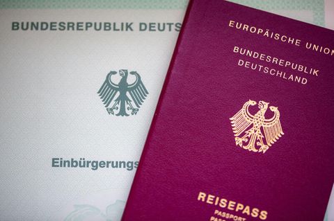 Der Weg zur Einbürgerungsurkunde und dem deutschen Pass soll leichter werden