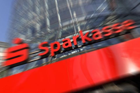 Die Sparkasse steht für Vertrauen, Stabilität und Gemeinnützigkeit. Eigentlich. Eine Studie hat nun Vorstandsgehälter offengelegt. Und die sind hoch