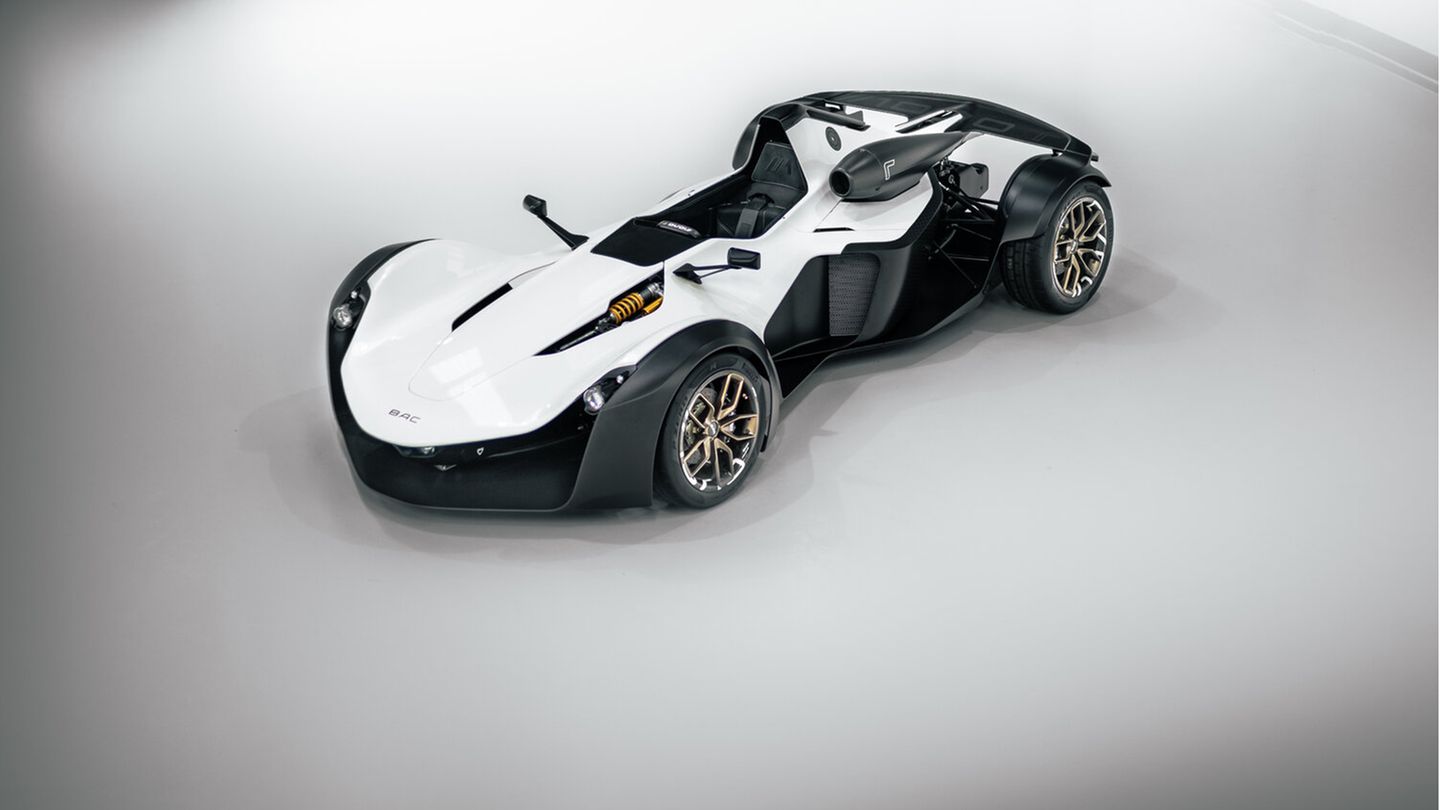 Der Sportwagen BAC Mono R in seitlicher Frontansicht