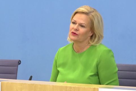 Video: Bundesregierung will Einbürgerungen erleichtern