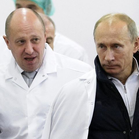 Jewgeni Prigoschin und Wladimir Putin im Jahr 2010