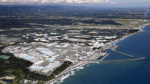 Die Tanks, die die behandelten radioaktiven Abwässer des Kernkraftwerks Fukushima Daiichi enthalten. 
