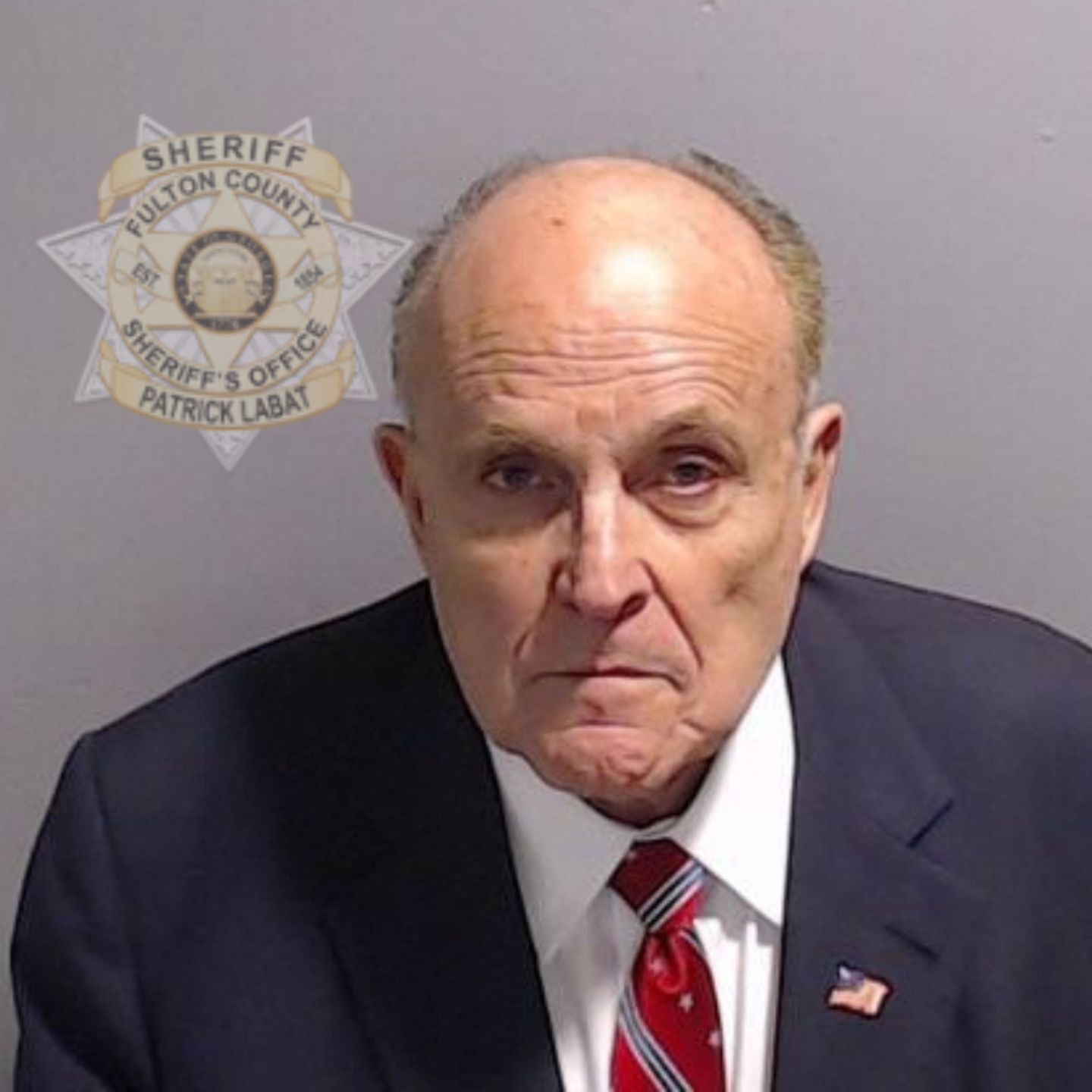 Das offizielle Polizeifoto: Rudy Giuliani im Gefängnis von Fulton County in Atlanta, Georgia
