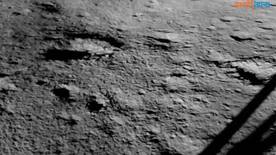 Video: Indiens Mondrover auf Erkundungstour