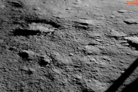 Video: Indiens Mondrover auf Erkundungstour