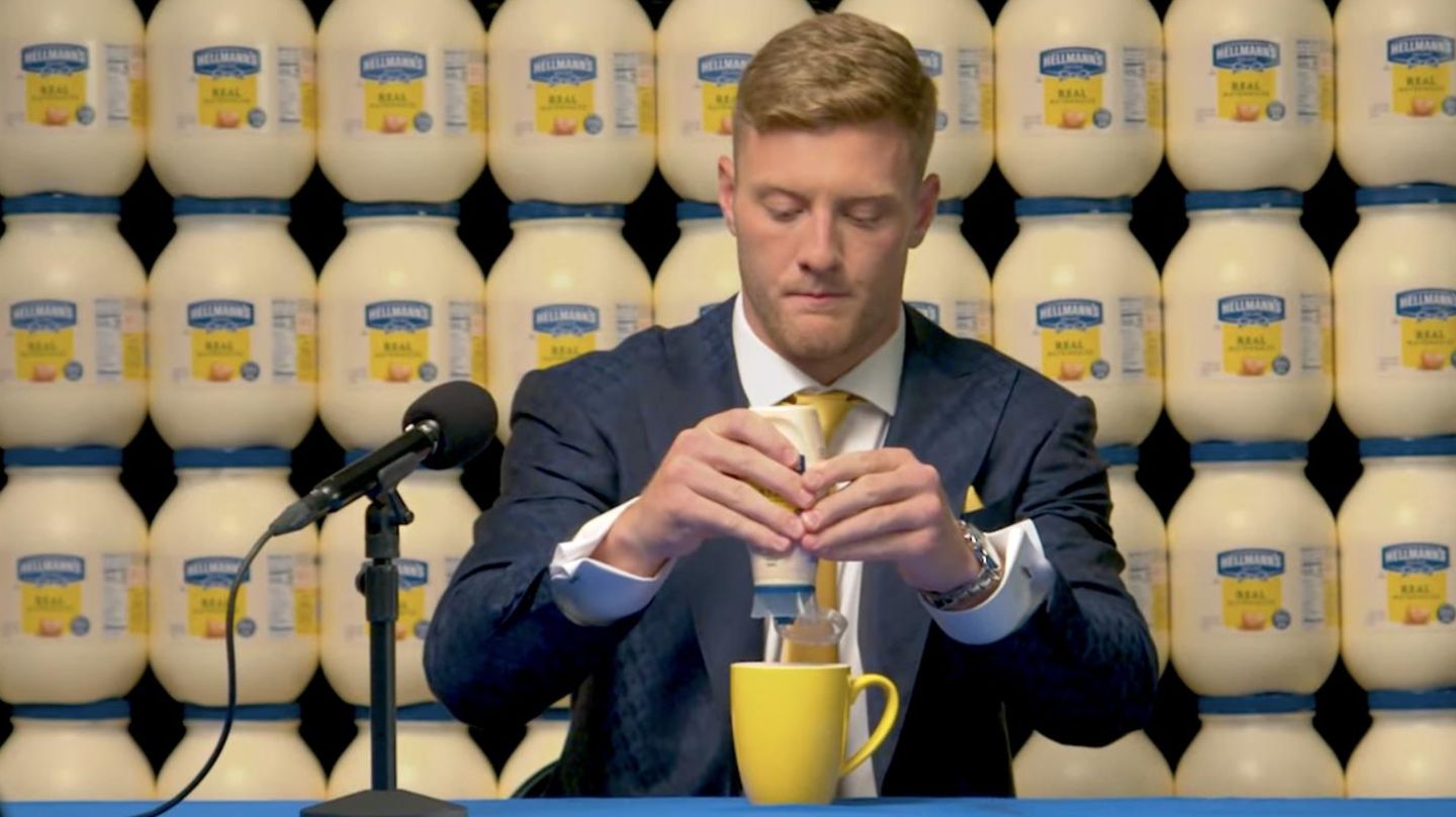 Will Levis trinkt Kaffee mit Mayonaise