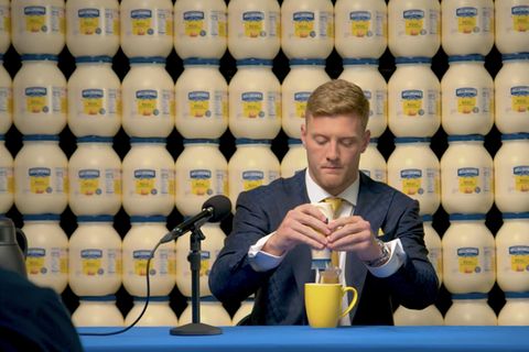 Will Levis trinkt Kaffee mit Mayonaise
