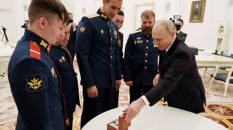 Putin zeichnet Soldaten aus
