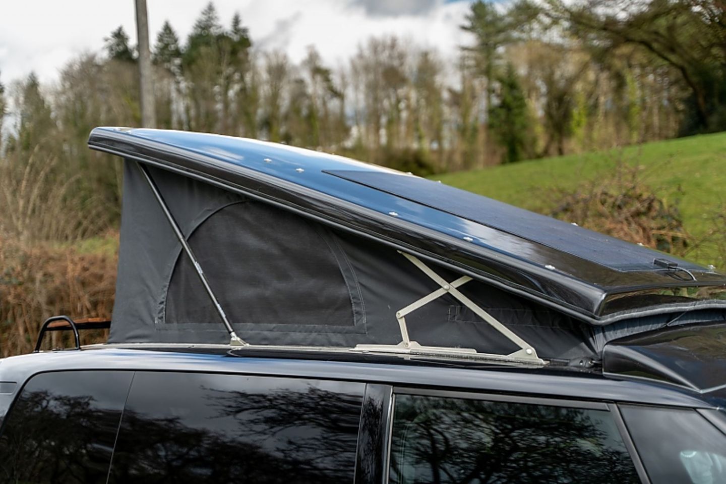 ID. Buzz mit nachgerüstetem Campingmodul von Dvan-TC Conversion