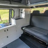 ID. Buzz mit nachgerüstetem Campingmodul von Dvan-TC Conversion