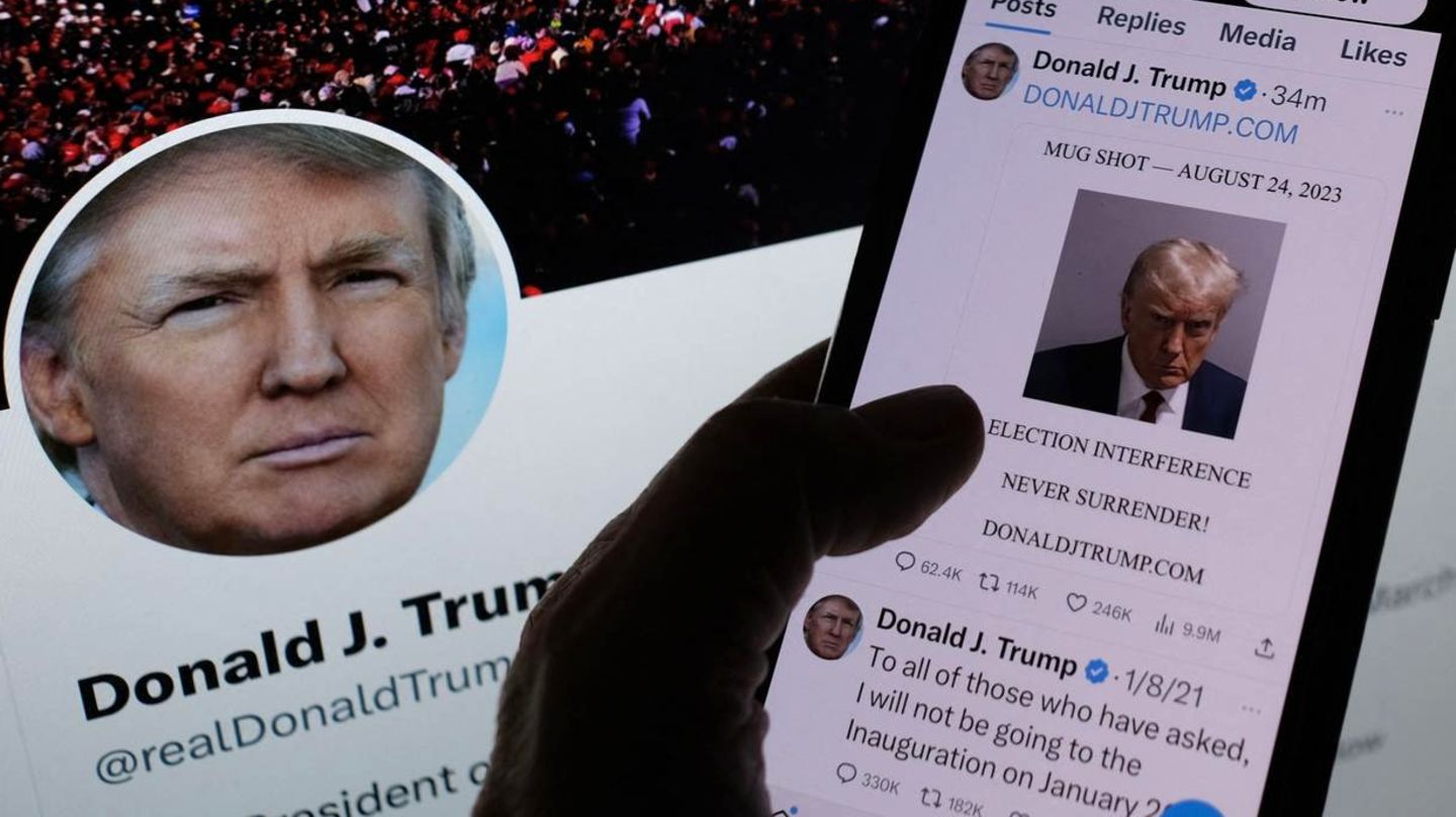 Donald Trump returns to former Twitter with mug shot