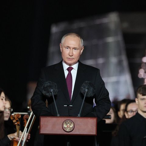 Am Abend als Jewgeni Prigoschin starb, zeichnete Wladimir Putin neue "Helden Russlands" aus. 