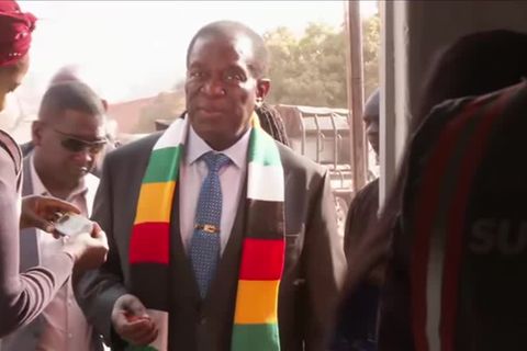 Video: Simbabwes Präsident Mnangagwa erneut zum Staatsoberhaupt gewählt