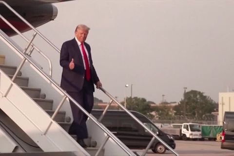 Video: Trump-Sprecher - Seit Polizeifoto 7,1 Millionen Dollar an Wahlkampfspenden gesammelt