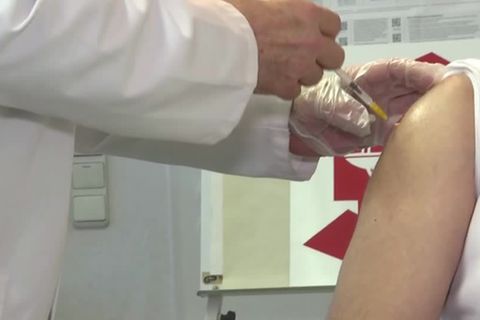 Video: Apothekerverband erwartet neuen Corona-Impfstoff im September