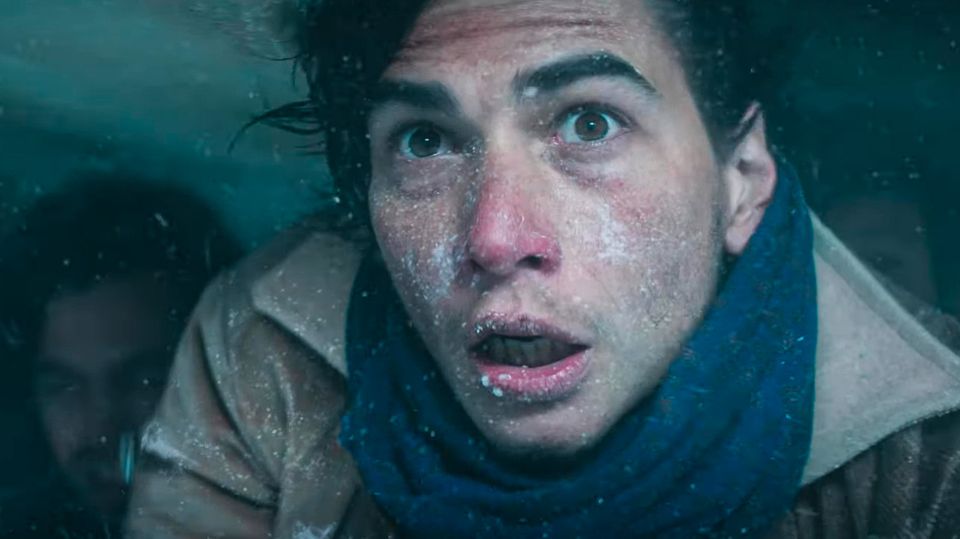 Eiskalter Überlebenskampf: Netflix-Survival-Thriller "Die Schneegesellschaft" im Trailer