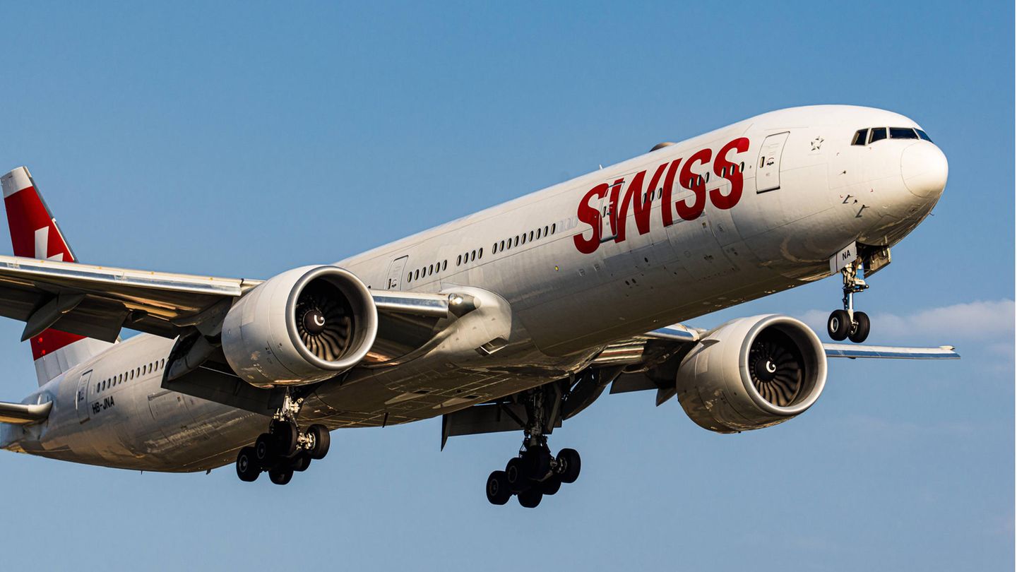 Eine Maschine von Swiss Air in der Luft