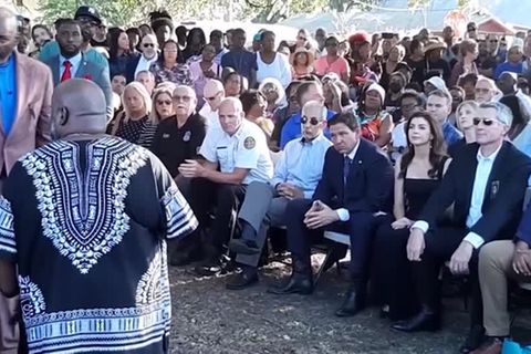 Video: Florida: DeSantis bei Mahnwache für erschossene Schwarze