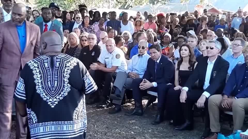 Video: Florida: DeSantis bei Mahnwache für erschossene Schwarze