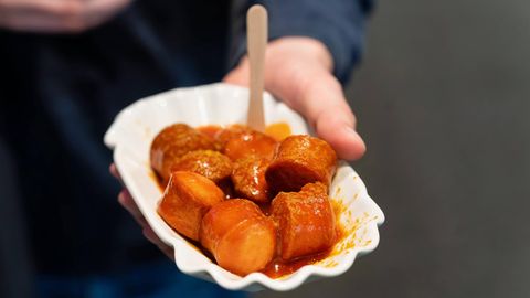 "Kraftriegel der Facharbeiter": Die VW-Currywurst kehrt zurück