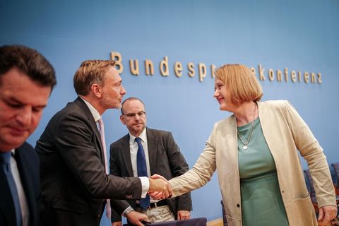 Scheinen sich einig zu sein bei der Kindergrundsicherung: Finanzminister Christian Lindner und Familienministerin Lisa Paus