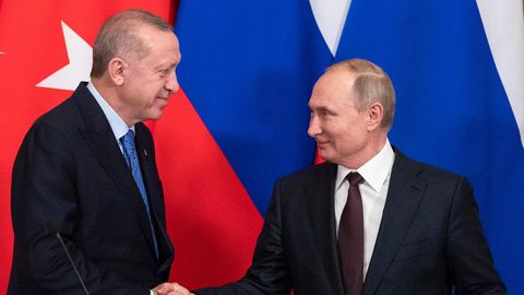 Wladimir Putin (r.), Präsident von Russland, und Recep Tayyip Erdogan, Präsident der Türkei (Archivfoto)