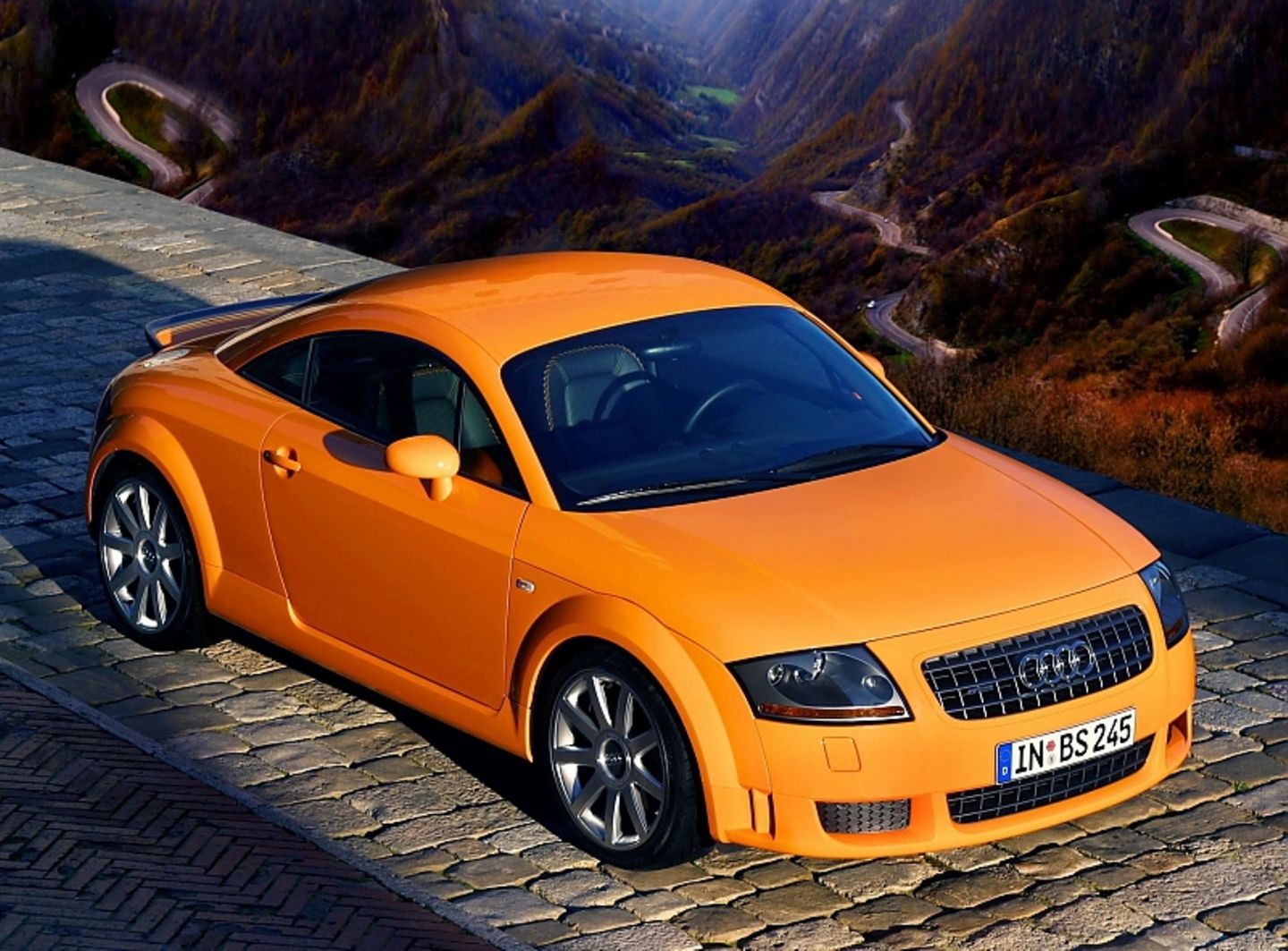 Der Audi TT in Papaya Orange, (2003)