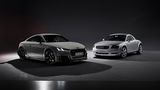 Audi TT RS Coupé Iconic Edition (links) und das Audi TT Coupé Showcar