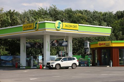 Eine Tankstelle in Russland