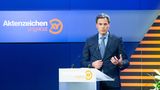 Das Trauma älterer Deutscher durch diese furchteinflößende ZDF-Sendung arbeitete Regina Schilling in der Archivmaterial- und Zeitgeist-Doku "Diese Sendung ist kein Spiel – Die unheimliche Welt des Eduard Zimmermann" fürs ZDF auf.