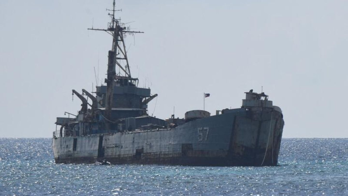 Philippines: That’s why they’ve been occupying a rusting ship since 1999