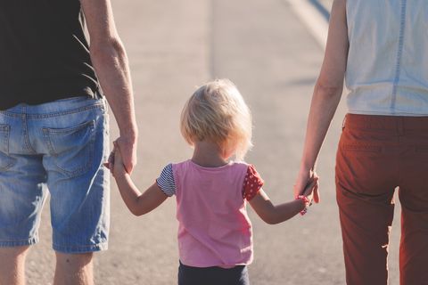2,4 Milliarden Euro Budget: Garantiebetrag, Anträge, Kritik – was Sie jetzt über die Kindergrundsicherung wissen sollten
