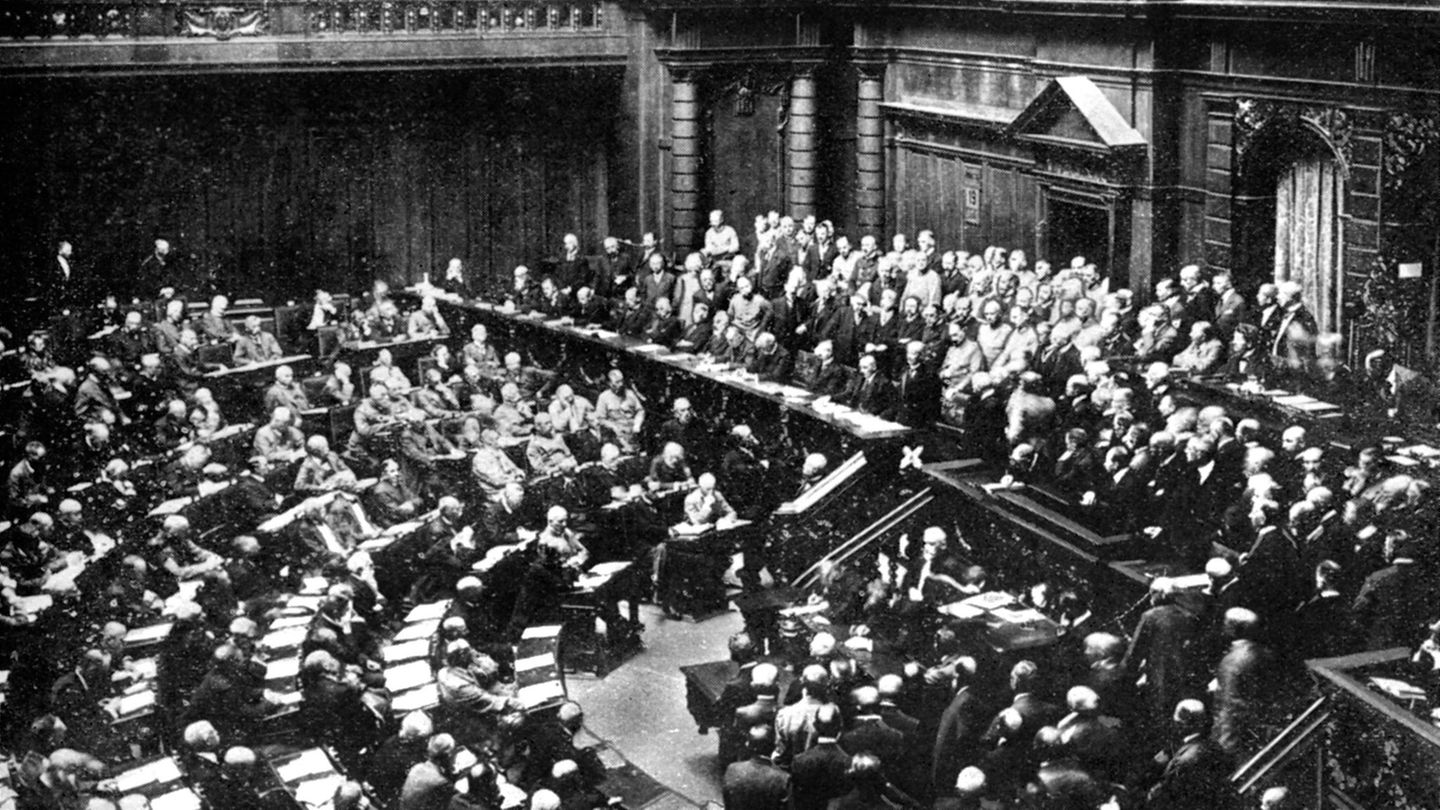 Z wie Zwanziger Sitzung im Reichstag im Jahr 1926