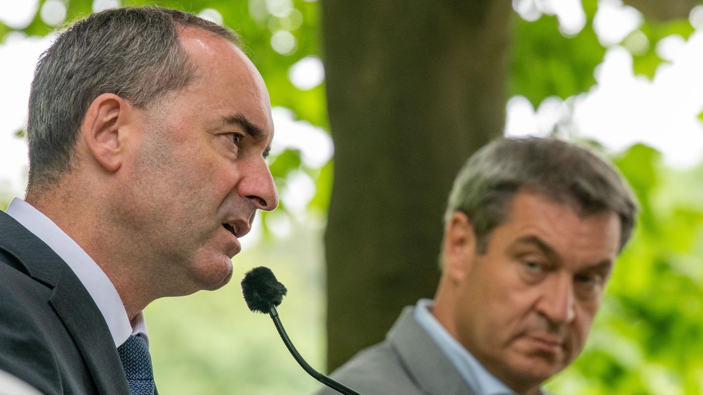 Leaflet affair: Aiwanger should provide Söder with information in writing