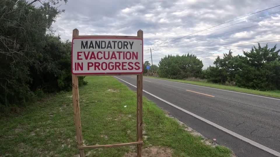 Video: Hurrikan-Warnung: Behörden in Florida rufen zu Evakuierungen auf