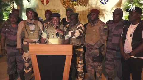 Soldaten und Polizisten kündigen im Sender Gabon 24 unter anderem an, die Wahlen zu annullieren