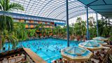 Wer einen Urlaub in Deutschland plant, der sucht manchmal auch einfach nur Erholung – am liebsten in der Therme Erding bei München. Und das aus gutem Grund: Das Erlebnisbad mit abwechslungsreicher Saunalandschaft und breitem Wellnessangebot gilt als größte Therme der Welt. 