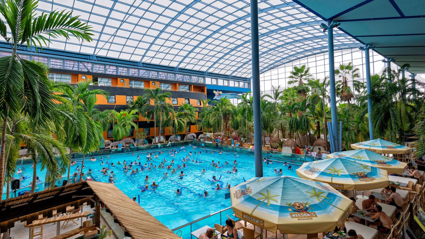 Wer einen Urlaub in Deutschland plant, der sucht manchmal auch einfach nur Erholung – am liebsten in der Therme Erding bei München. Und das aus gutem Grund: Das Erlebnisbad mit abwechslungsreicher Saunalandschaft und breitem Wellnessangebot gilt als größte Therme der Welt. 