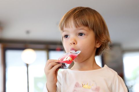 Warum Quetschies keine gute Wahl sind, weiß Ernährungsexpertin Dagmar von Cramm