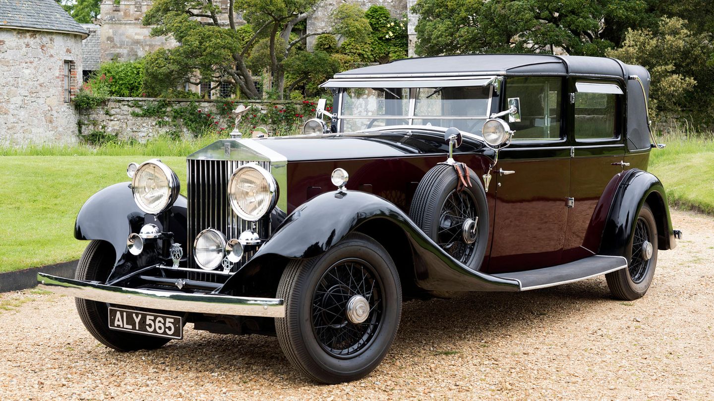 1929 Rolls-Royce Phantom II becomes an electric car