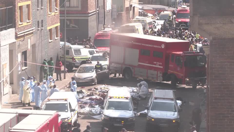 Video: Mindestens 73 Tote bei Großbrand in südafrikanischem Johannesburg