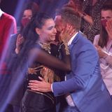 Amira war nun offiziell in der deutschen Promi-Landschaft angekommen. 2022 trat sie in die Fußstapfen ihres Mannes und nahm an der 15. Staffel der RTL-Tanzshow "Let's Dance" teil, bei der sie den vierten Platz belegte. Immer mit dabei: Oliver, der sie voller Inbrunst anfeuerte. Hier sieht man das Ex-Paar bei der neunten Folge der Sendung, in der Amira ihren Tanz im Rahmen der "Magic Moments" ihrer vaterlosen Kindheit widmete. Oliver war von der Performance so ergriffen, dass bei beiden sogar die Tränen flossen. 