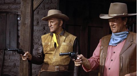 Kirk Douglas und John Wayne im Film "The War Wagon", zu Deutsch: Die Gewaltigen