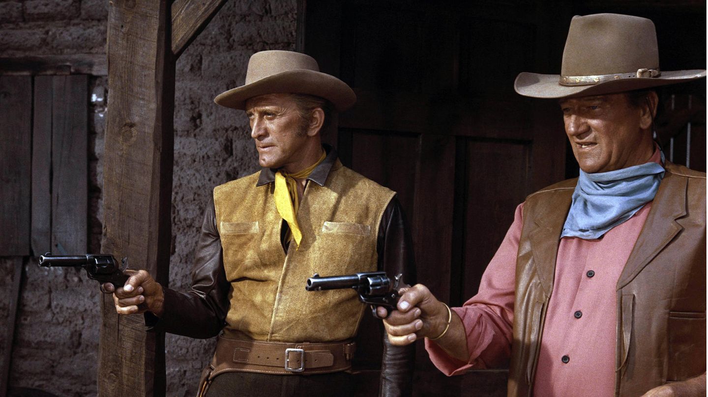 Kirk Douglas und John Wayne im Film "The War Wagon", zu Deutsch: Die Gewaltigen