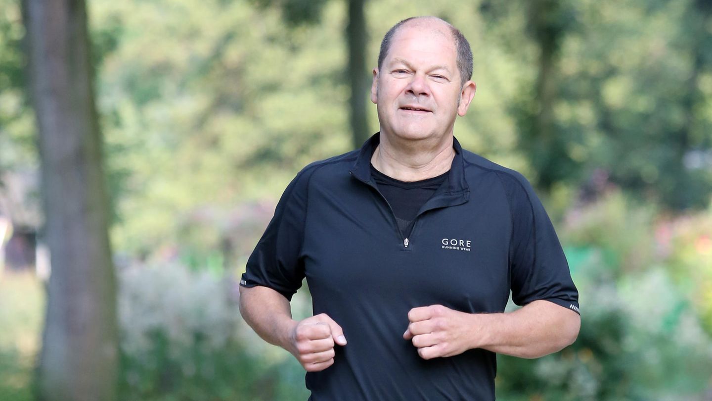 Olaf Scholz had an accident while playing sports with bruises on his face