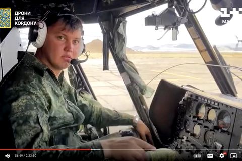 Der übergelaufene Pilot Maxim Kuzminow. Seinen Hubschrauber nahm er in die Ukraine mit. 