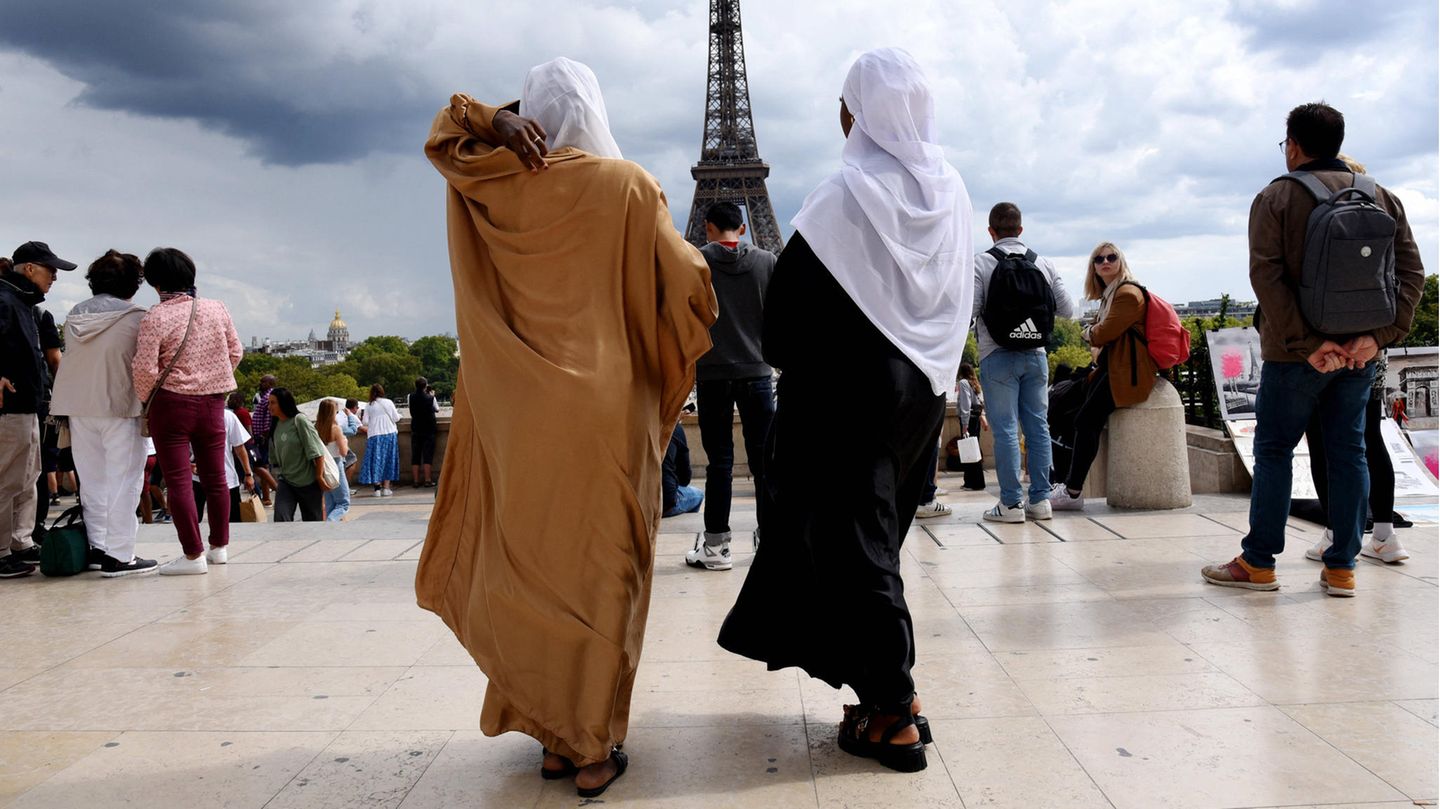 France bans abayas from schools amid dispute over garment