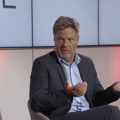In der STERN STUNDE: Habeck übt Selbstkritik und teilt aus: "Ein freies Land: Merz kann so viel Unsinn reden, wie er will"