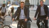Robert Habeck kommt mit dem Fahrrad an
