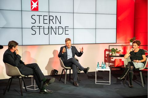 Gregor Peter Schmitz, Vorsitzender der Chefredaktion des Stern mit Robert Habeck und Juli Zeh